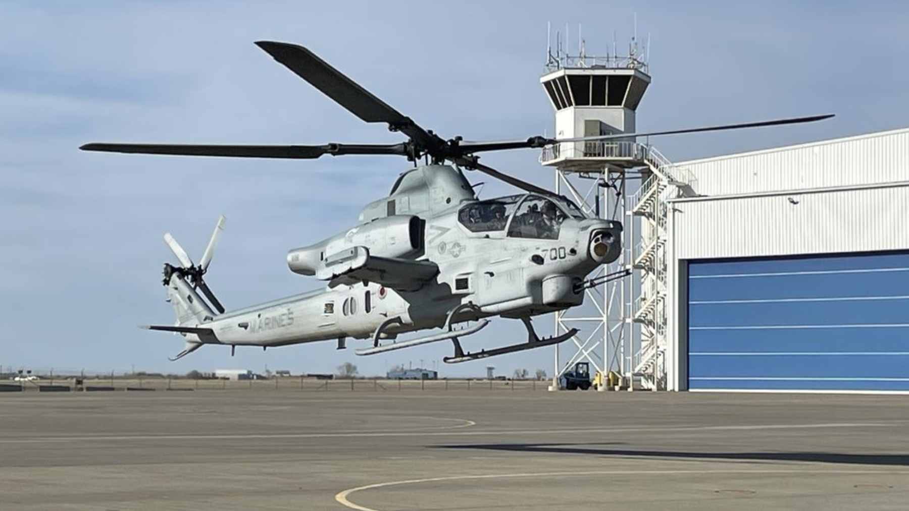 A Marine helicopter launches drones in flight, and the experiment shows how cheap FPV warfare is changing expensive aircraft roles 1 A US Marine UH-1Y Venom helicopter in flight, demonstrating its role as an airborne command hub for tactical FPV drones.