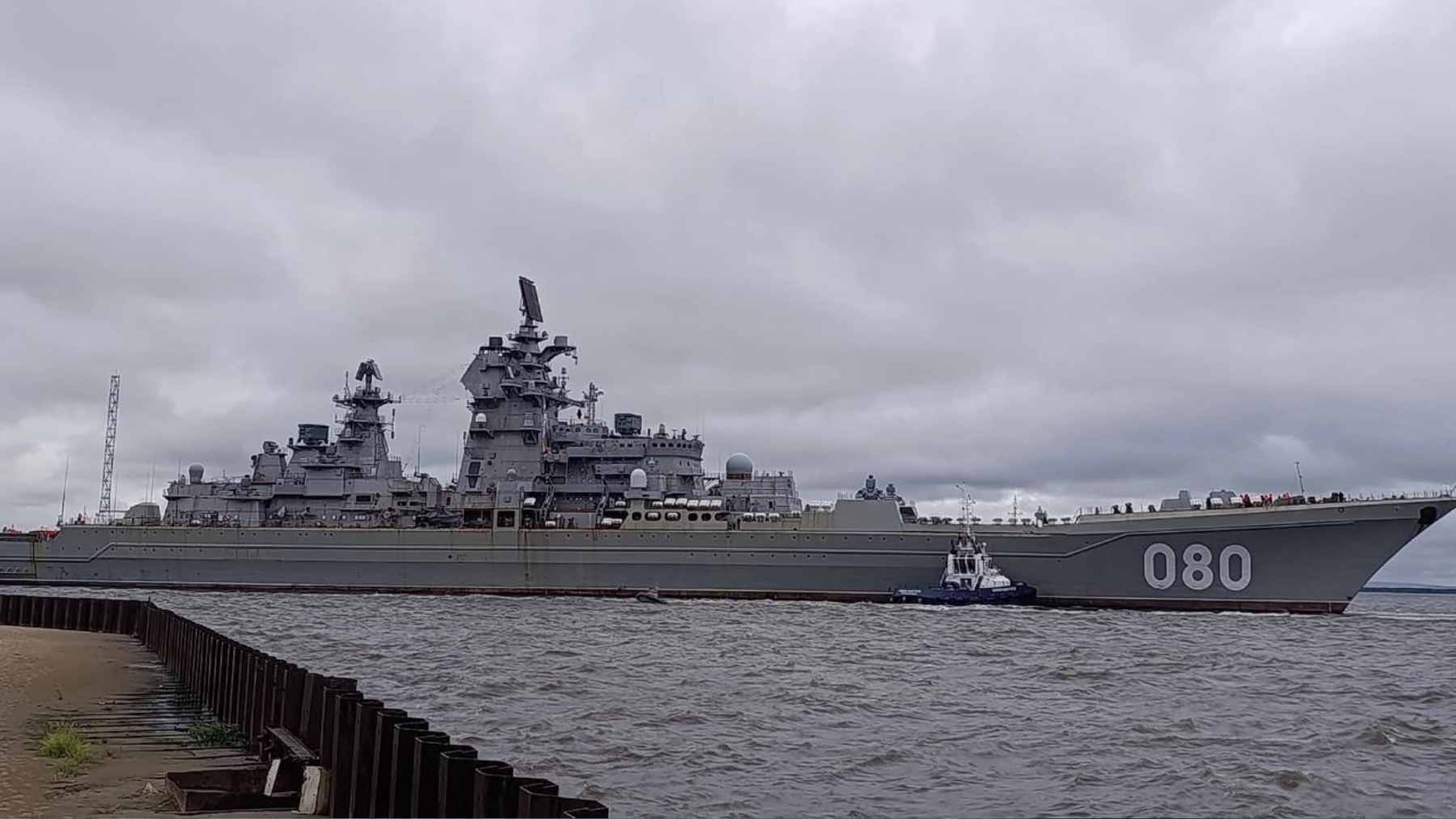 The nuclear-powered battlecruiser Admiral Nakhimov conducting speed trials in the White Sea.