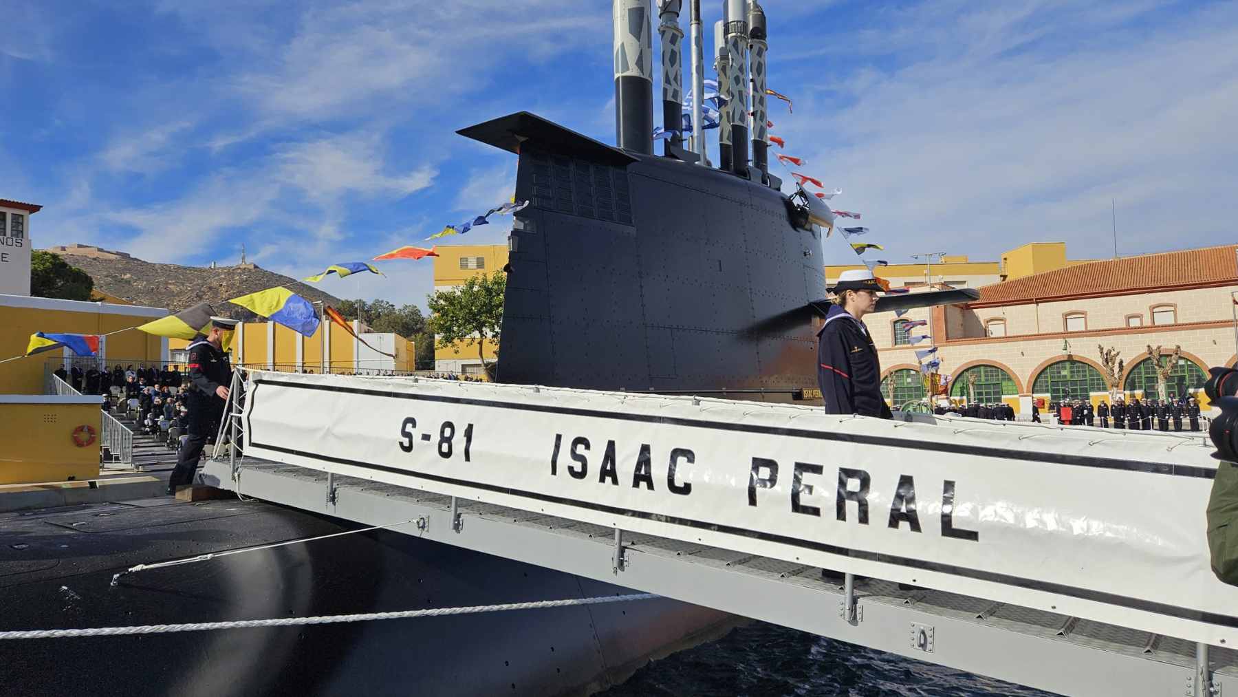 Spain shows a submarine with no cabins for 43 sailors, and the steel cage reveals the human cost of underwater patrols 1 The Spanish Navy S-81 Isaac Peral submarine docked at the Cartagena Naval Base.