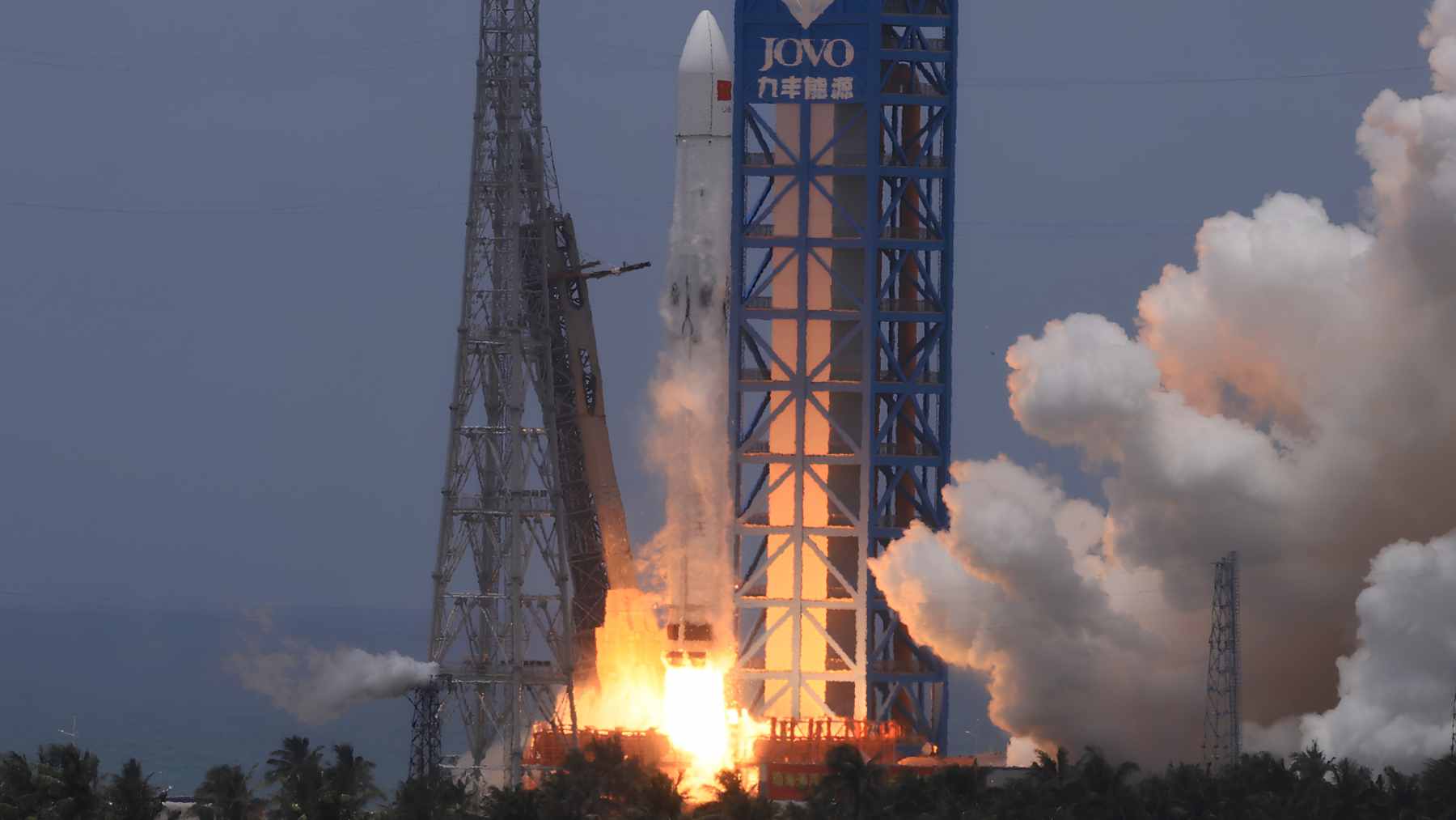 China landed a reusable rocket on its first attempt: the quiet leap that could reshape the space race 2 A rocket booster successfully landing on a recovery ship using a net system, representing China's first controlled sea recovery of an orbital-class rocket.