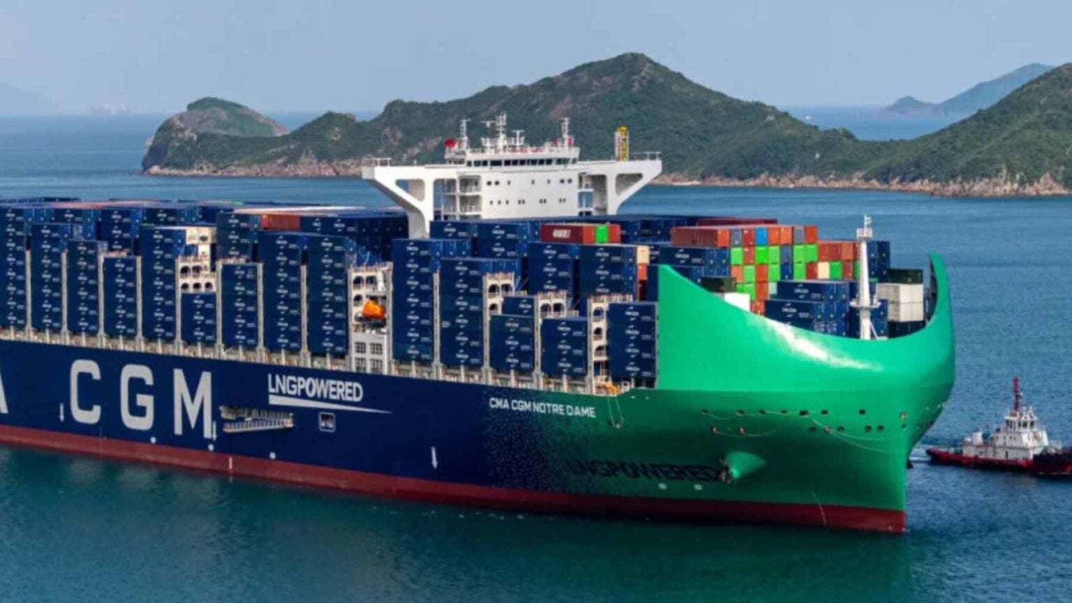 France's largest container ship, the equivalent of 20,000 trucks, just ...