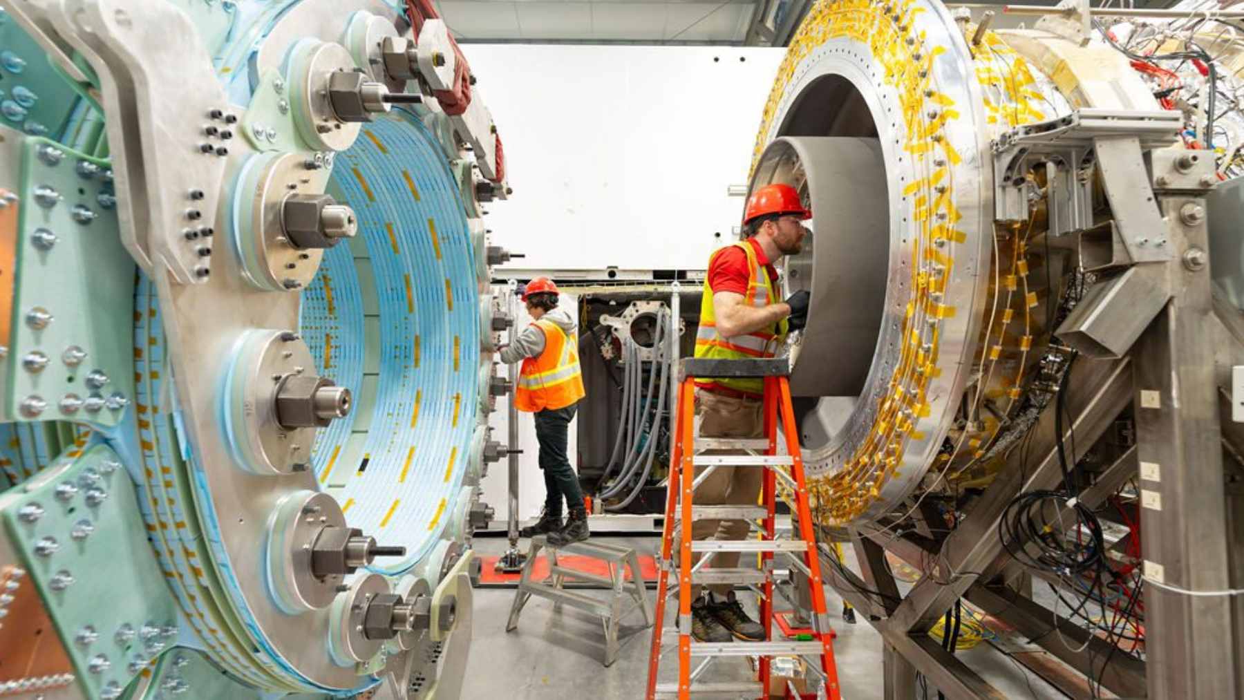 A Canadian fusion machine just tripled its plasma temperature to 8.4 million°C by crushing it, and the method is not what reactors usually use 2 General Fusion’s Lawson Machine 26 (LM26) demonstration unit, which recently achieved significant plasma heating using a unique mechanical compression process.