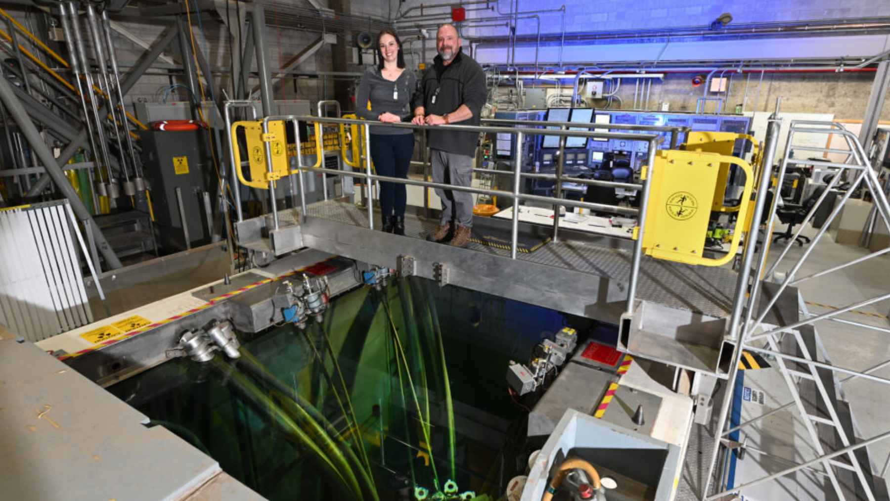 The world's most powerful test reactor in Idaho just pulled out its first new fuel samples, and now the real test begins 1 Lightbridge engineering team inspecting capsule samples after their removal from the Idaho National Laboratory Advanced Test Reactor vessel.