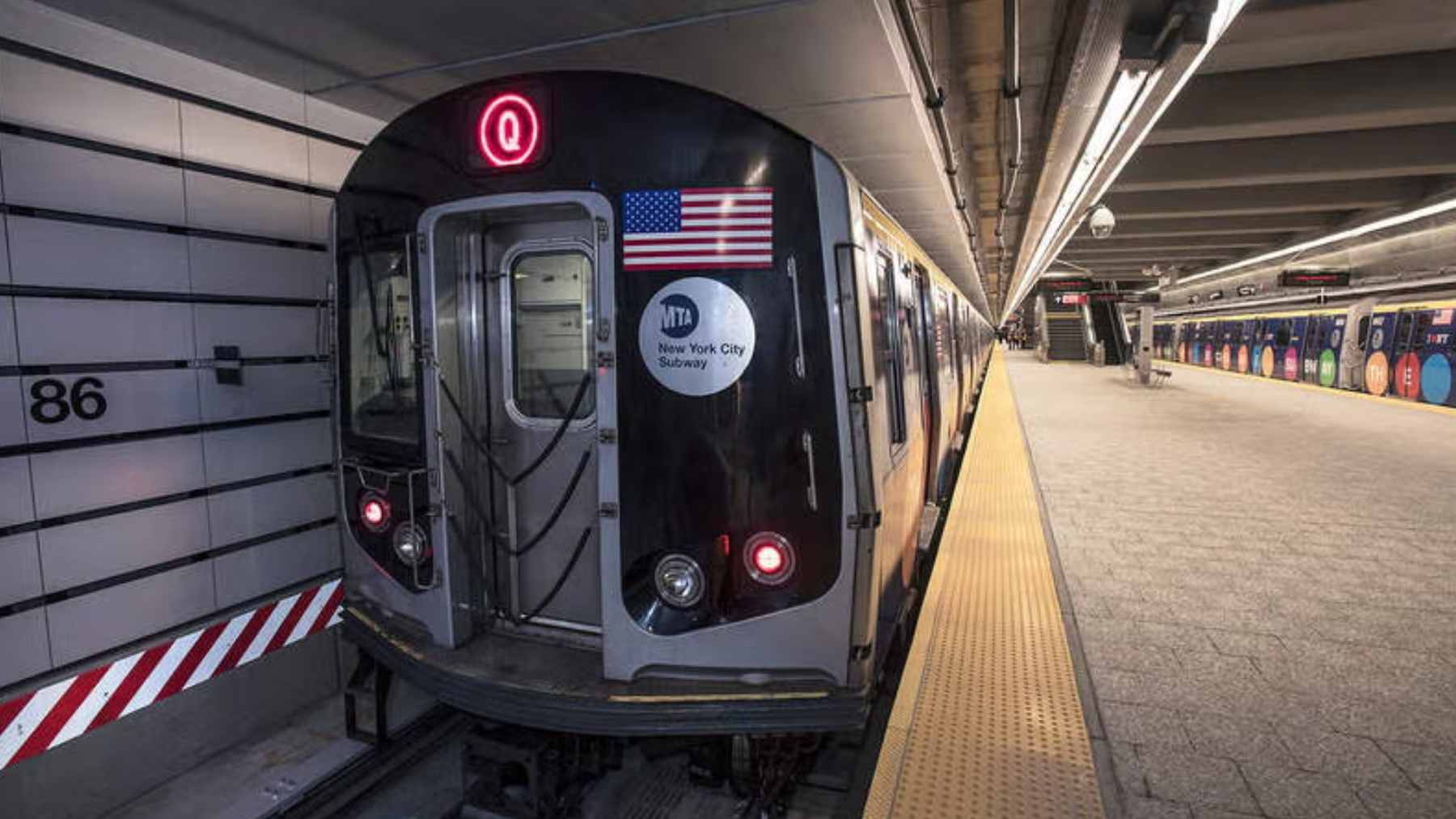 New York's subway is now using AI to catch riders in restricted zones, even those who paid their fare 2 A view of a New York City subway platform, representing the environment where the new AI-supported Track Intrusion Detection System will be tested to improve passenger safety and reduce delays.