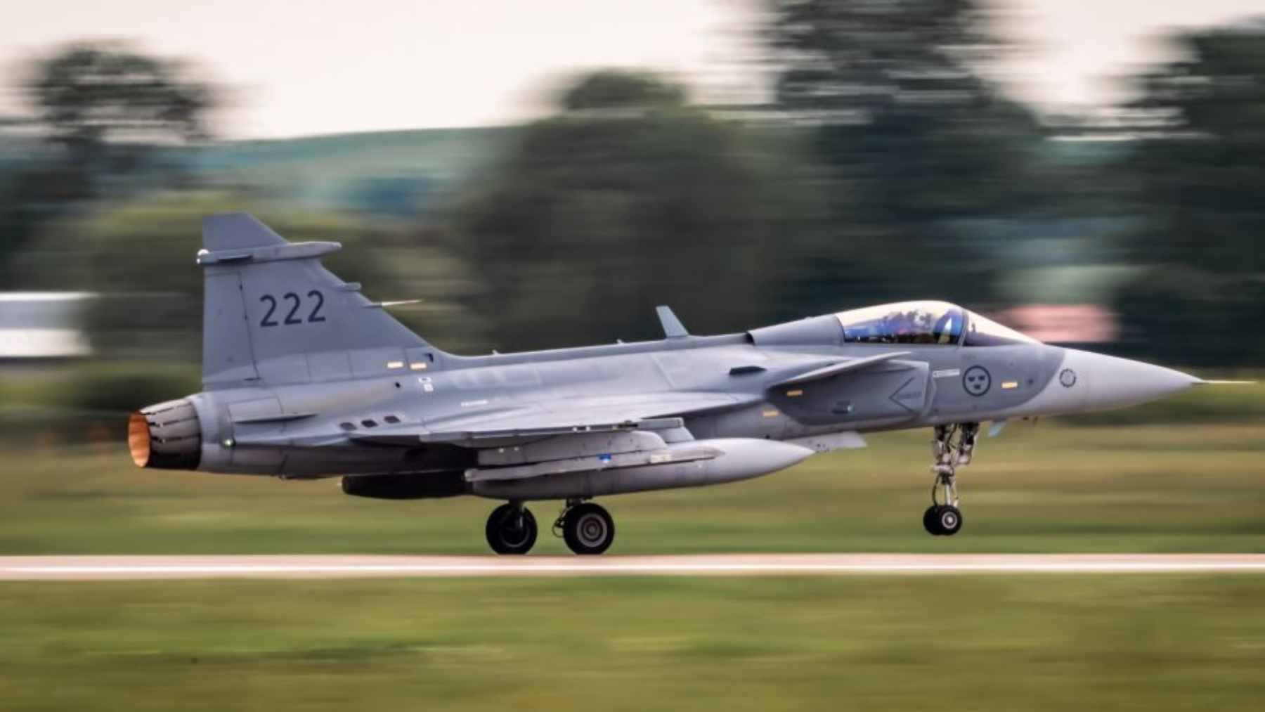 Sweden is sending 16 Gripen fighter jets to Ukraine, and the price tag reveals how serious this war has become 1 A Swedish Saab Gripen E fighter jet in flight, representing the advanced air defense capabilities being delivered to Ukraine.