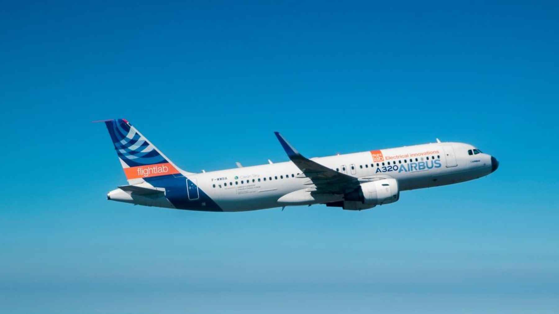 Airbus is testing folding wings for the next A320, and the reason is waiting at the airport gate 1 An Airbus A321neo test aircraft featuring extended wings designed to improve fuel efficiency and aerodynamic performance.