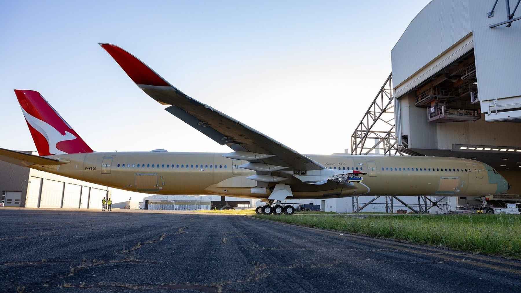 Tests are advancing on the first airliner able to reach any point on earth nonstop, and 18,500 kilometers redraws which 1 An Airbus A350-1000ULR test aircraft in flight, showcasing extended range capabilities for Qantas Project Sunrise routes.