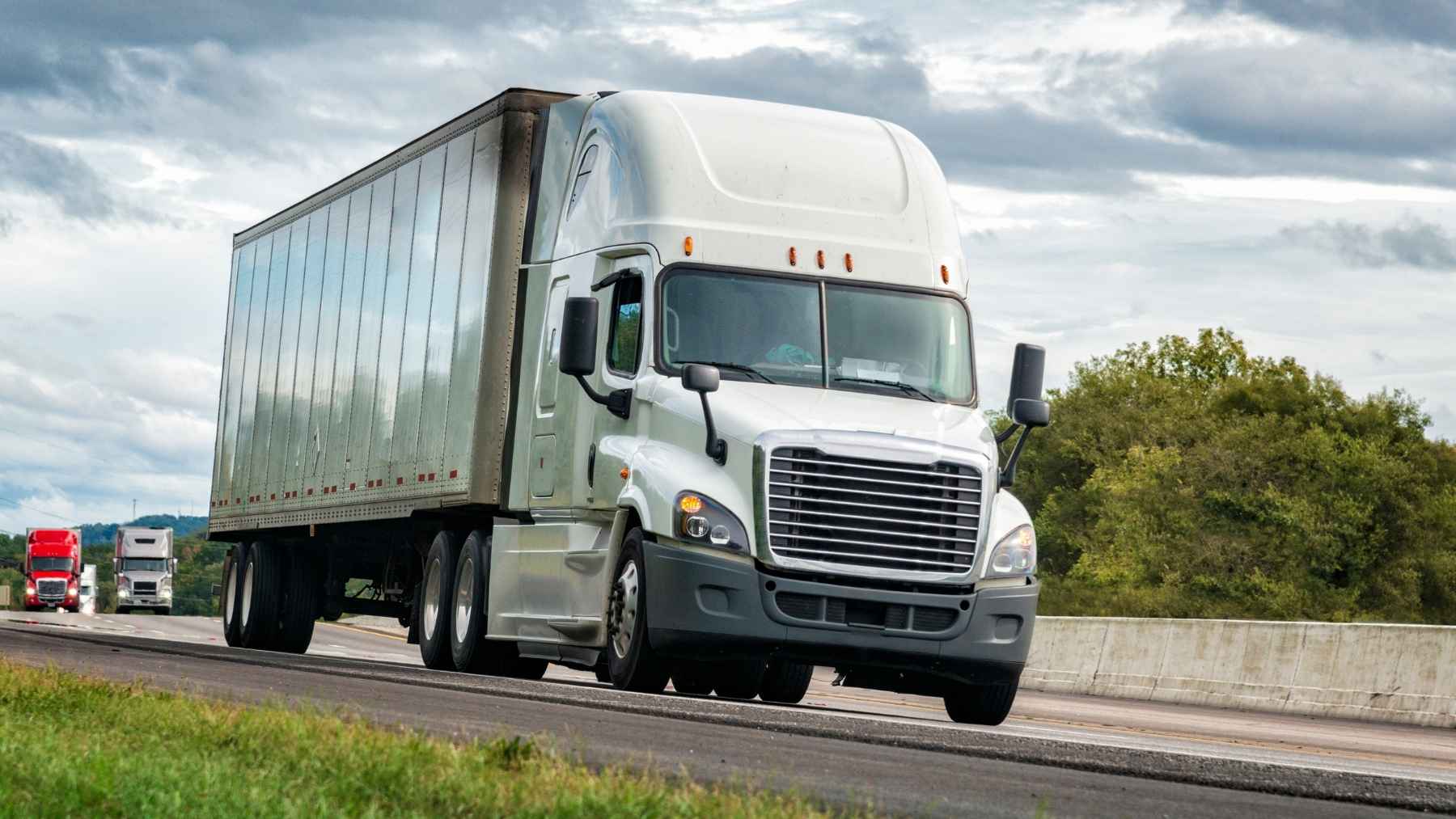 Andrea, the youngest trucker in Spain: what I keep in the glovebox says more about this job than 1 Andrea García Cano, Spain's youngest female truck driver, inside the cab of her heavy freight vehicle.