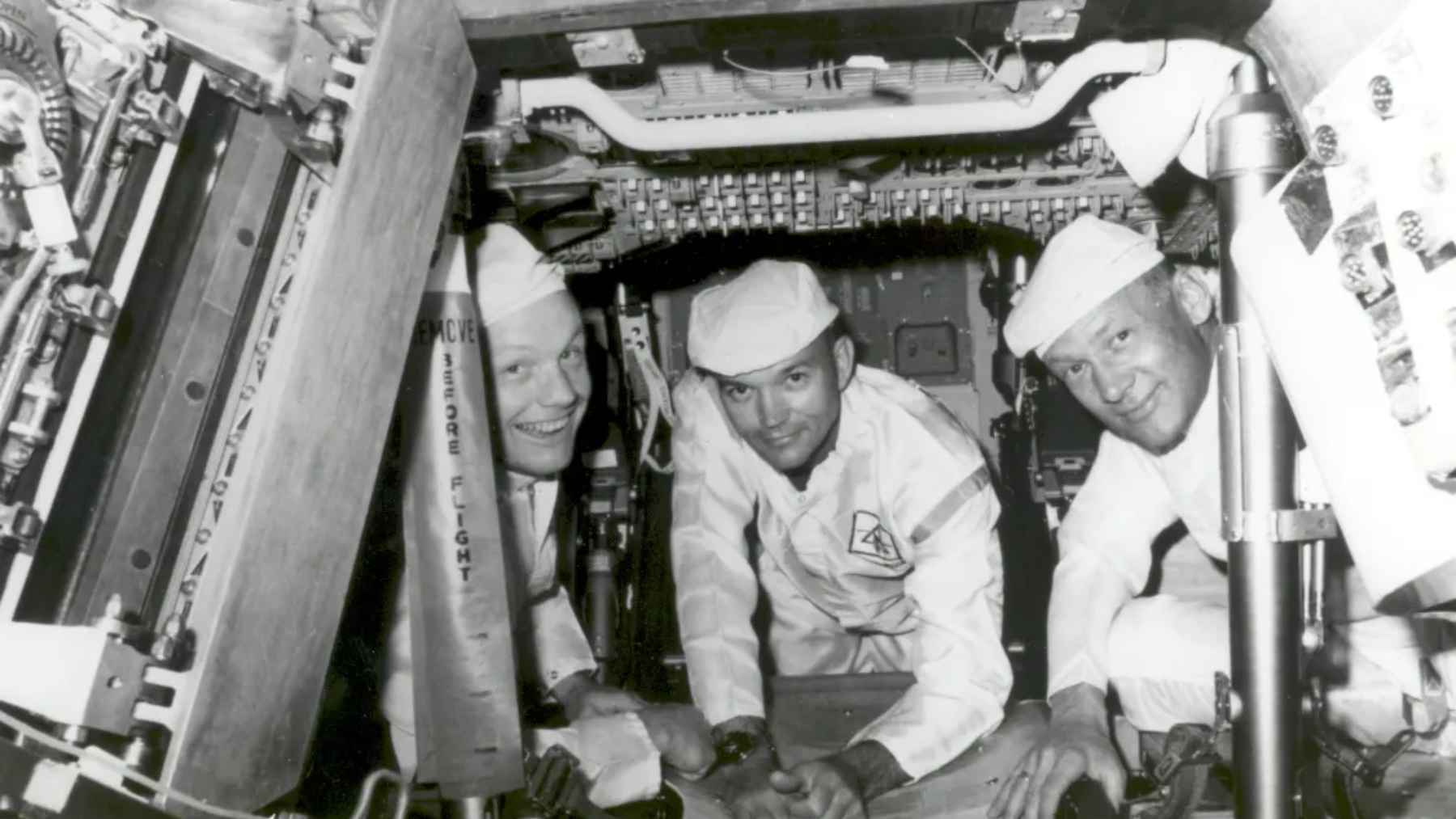 The felt-tip pen that saved Apollo 11 sold for around 780,000 euros, and Buzz Aldrin did not use it to write 2 A vintage felt-tip marker and a broken piece of plastic, representing the impromptu tool Buzz Aldrin used to save the Apollo 11 mission.