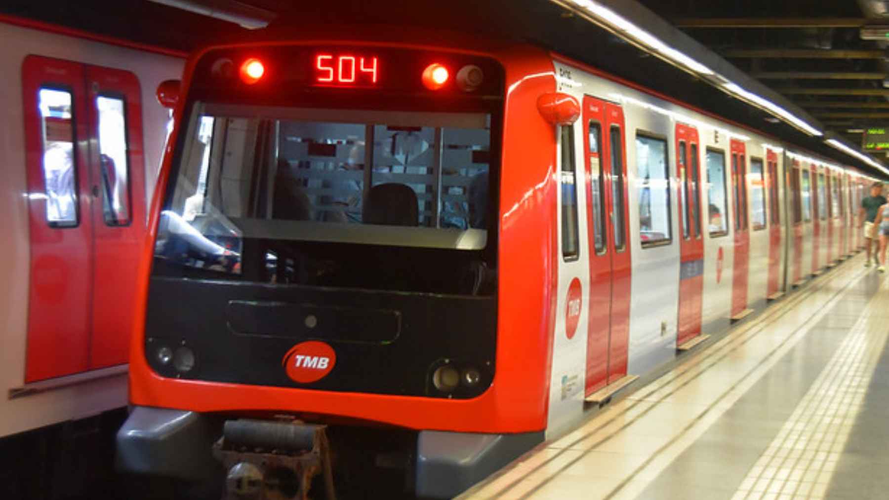 A large tunnel-boring machine working underground on Barcelona's L9 metro expansion project.