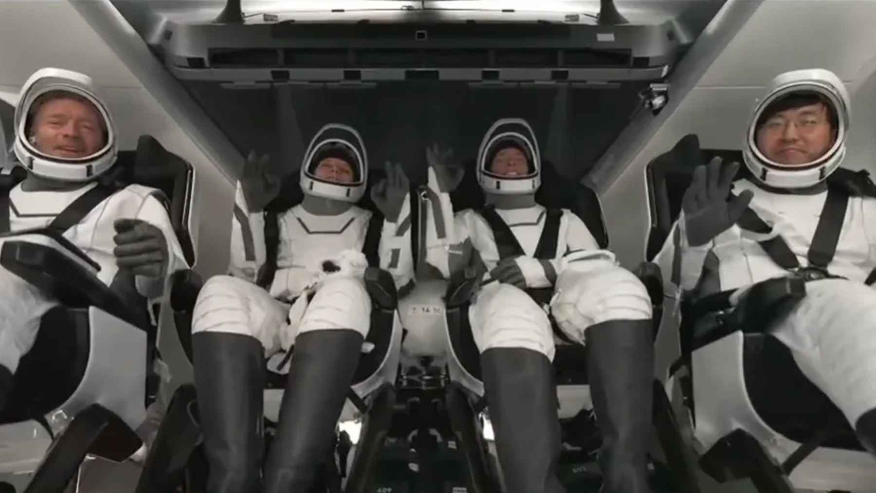 Four astronauts with no medical training took clinical-quality X-rays in orbit, and the machine was never built for a spacecraft 2 A portable digital X-ray machine used by nonmedical crew members during the Fram2 SpaceX Crew Dragon mission in orbit.