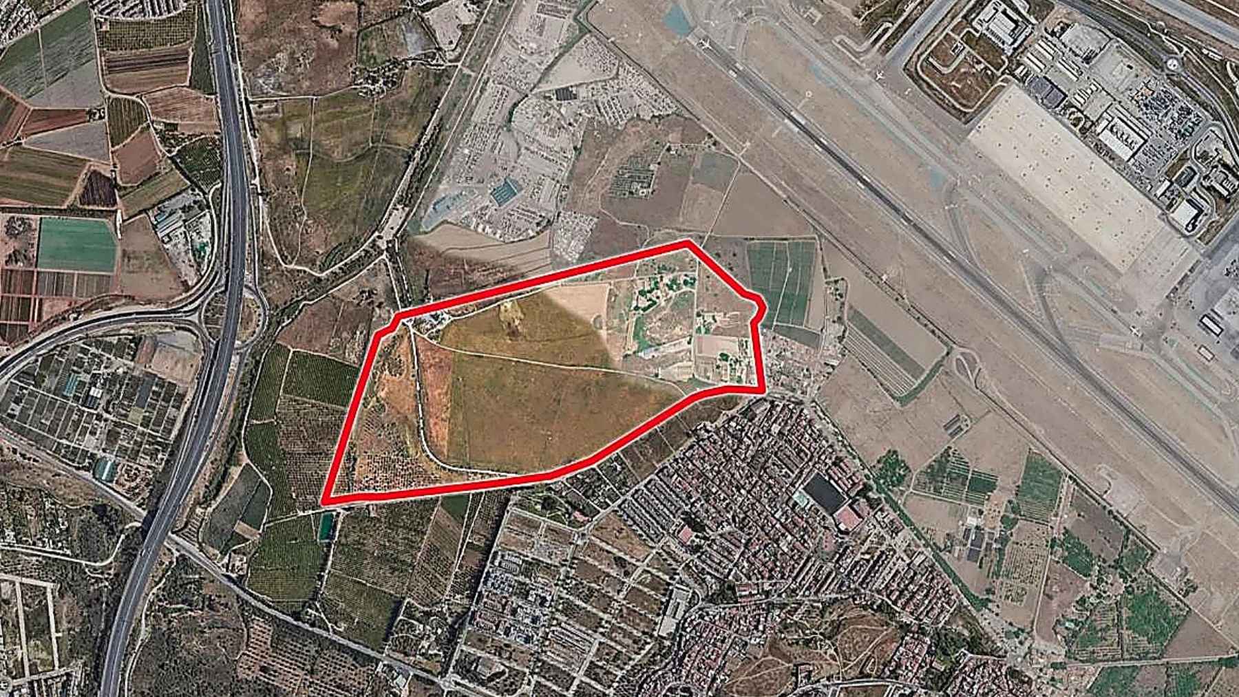 A 120-acre logistics park beside Málaga airport went back to square one after five years, because its environmental clearance expired first 1 An aerial view of open land and infrastructure near Málaga Airport where the delayed La Loma I logistics park is planned.