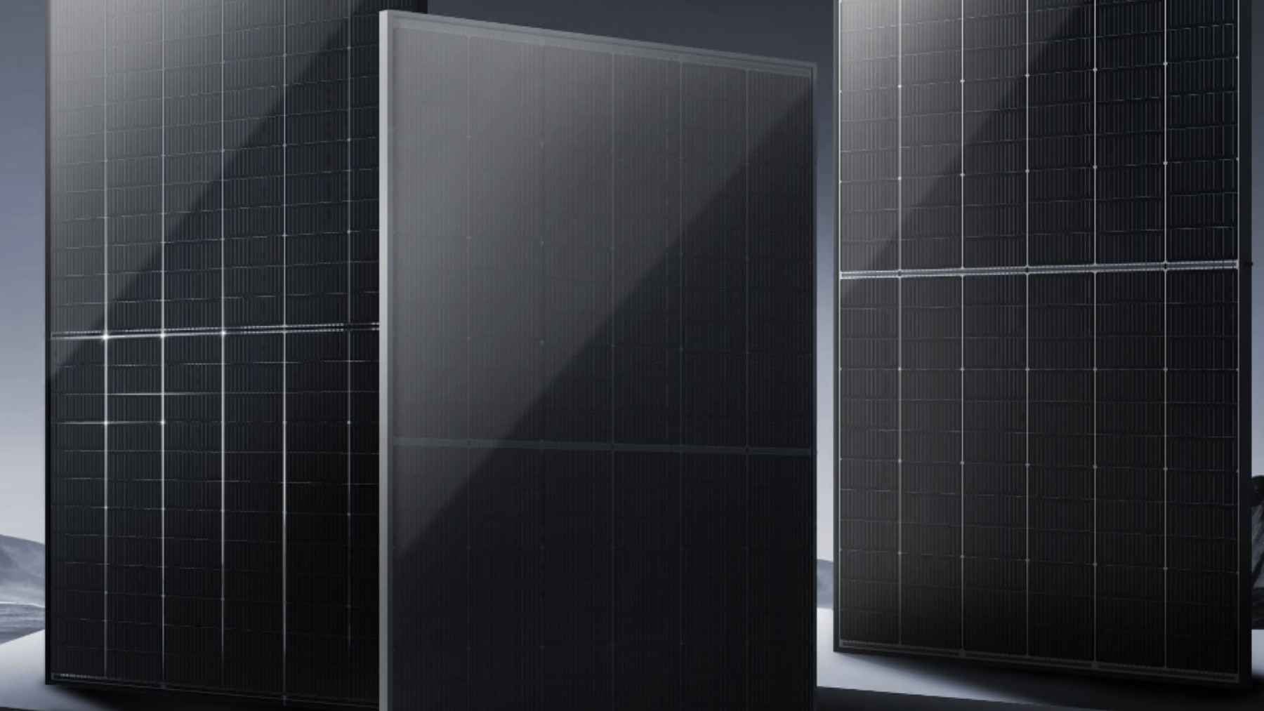 A high-efficiency photovoltaic solar panel representing Trina Solar's record-breaking 907-watt perovskite-silicon tandem module.