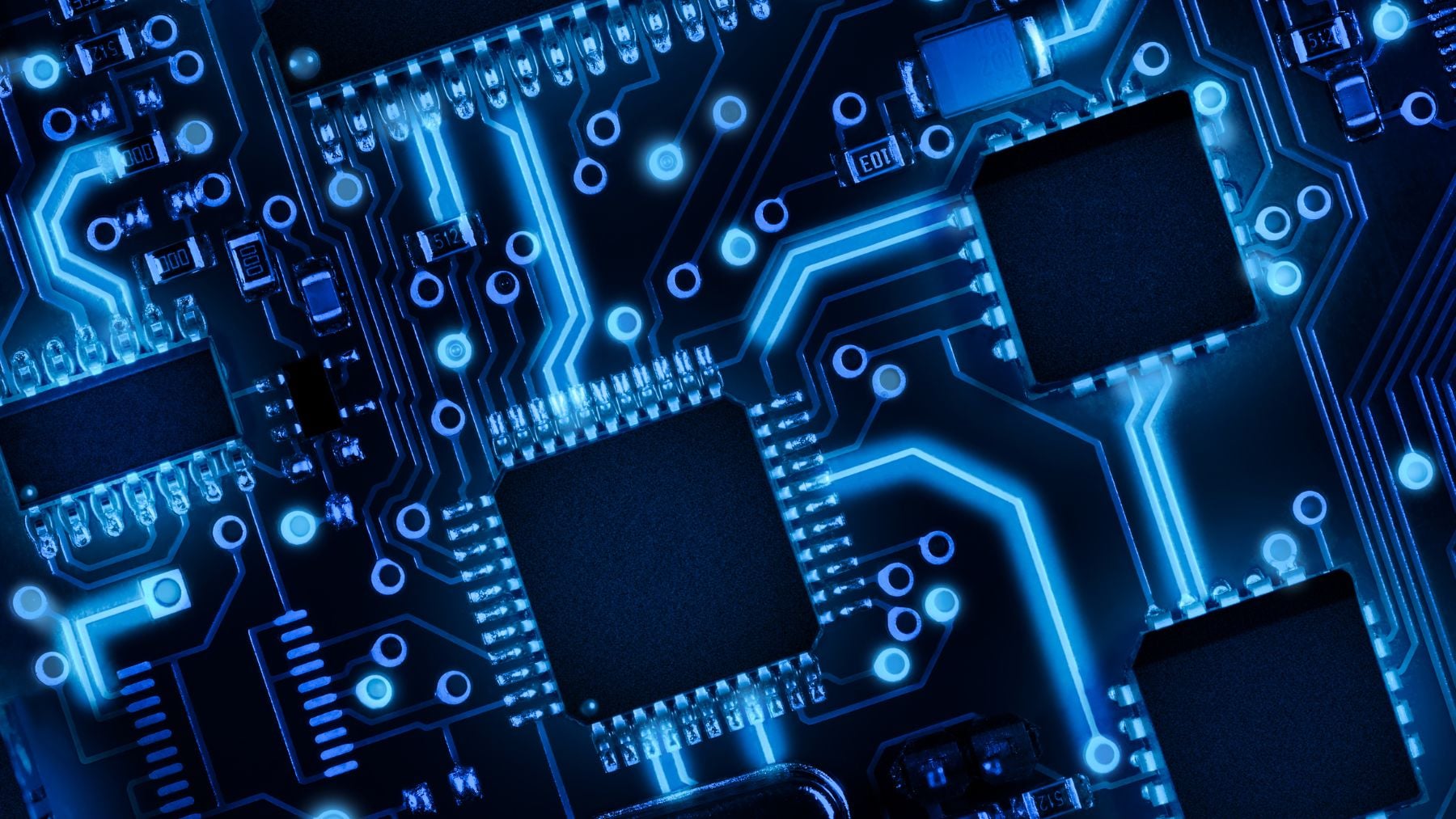 Circuitos y microchips en una placa electrónica, tecnología clave en la fabricación de chips con litografía EUV de ASML.