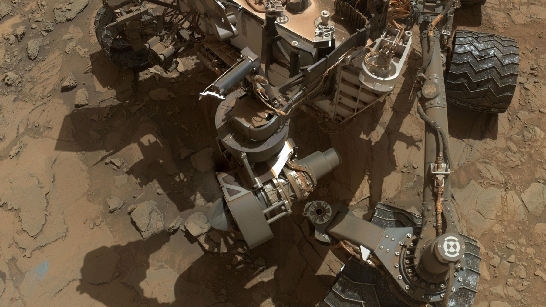 Curiosity de la NASA en el cráter Gale donde detectó grandes compuestos orgánicos en Marte