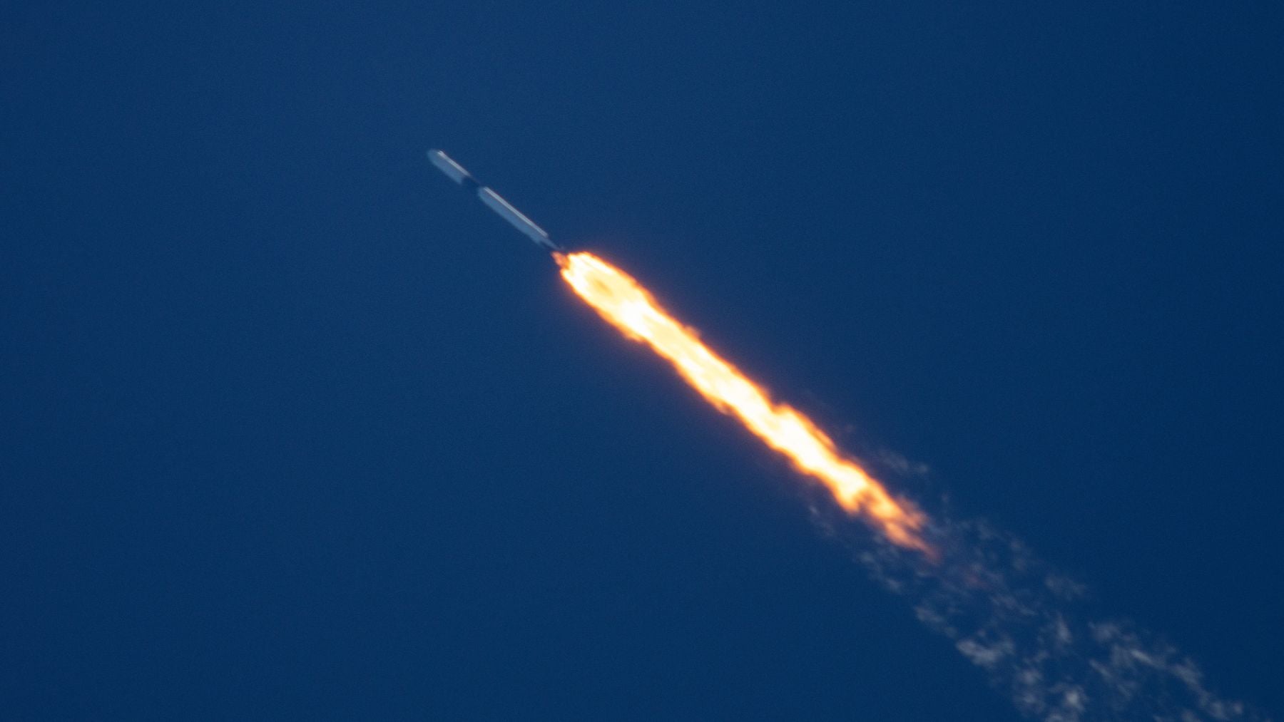 Lanzamiento de misil hipersónico HyCore de Corea del Sur desarrollado por Hyundai Rotem durante una prueba real.