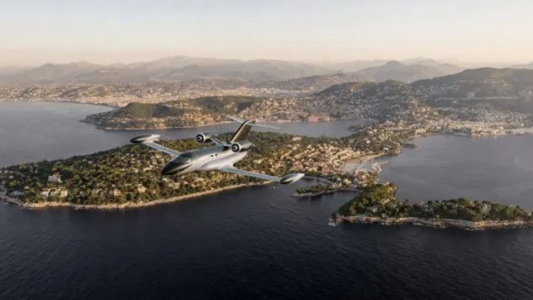 Avión de hidrógeno BYA-I One de Beyond Aero en vuelo con depósitos sobre el ala.