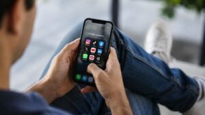 Treinta días sin redes sociales mejoran concentración, ansiedad y sueño, y el experimento sugiere que la salud mental también se juega en la gestión diaria de atención