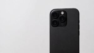 Apple pagará 250 millones para cerrar una demanda por publicidad engañosa de su IA, un recordatorio de que vender promesas tecnológicas también tiene factura legal