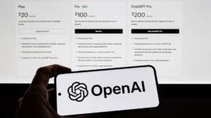 OpenAI rompe los precios: ChatGPT Pro pasa de 200 a 100 dólares y abre la batalla contra Anthropic