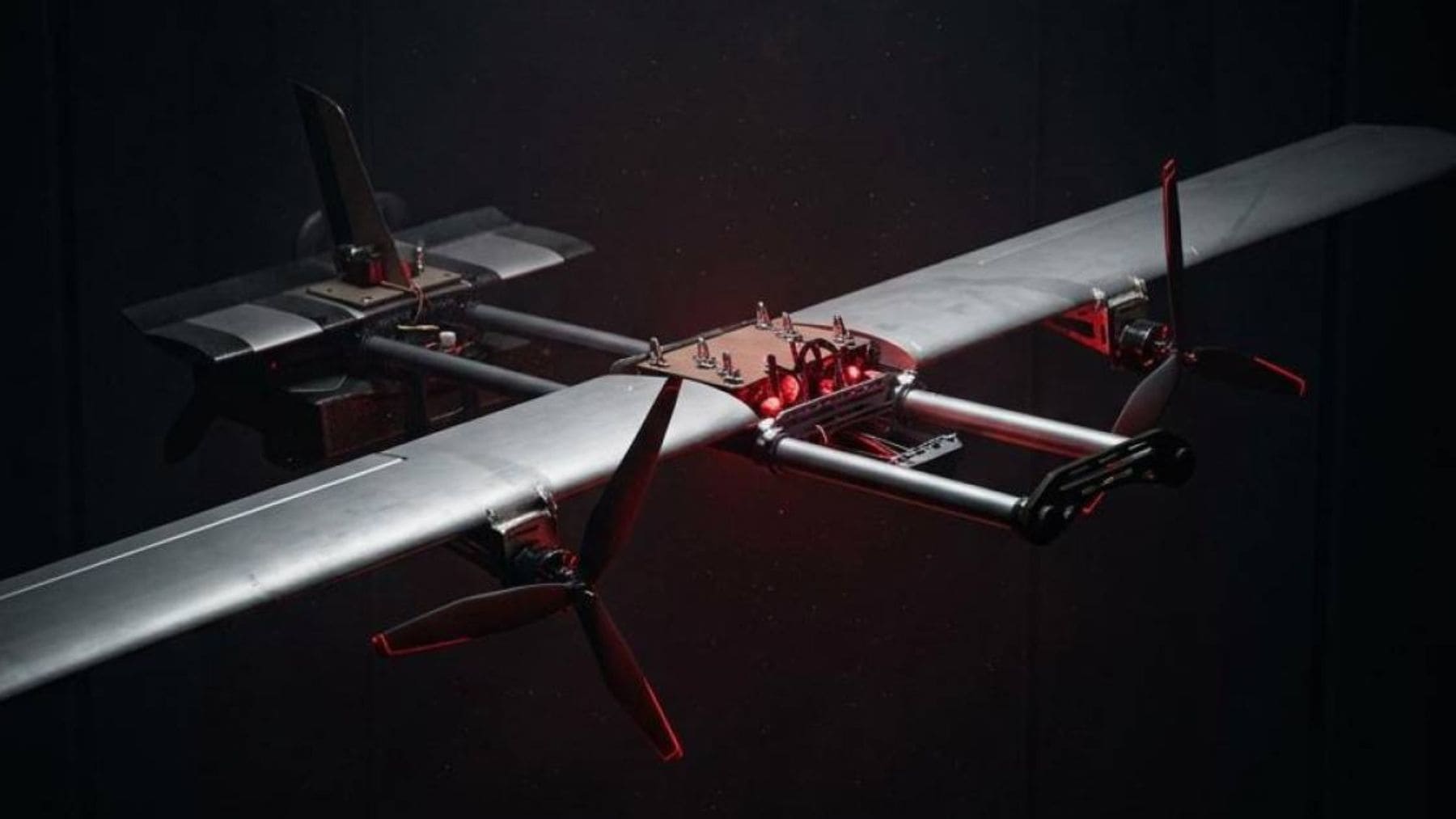 Dron ucraniano Khmarynka de General Cherry diseñado para saturar y desgastar la defensa aérea rusa.