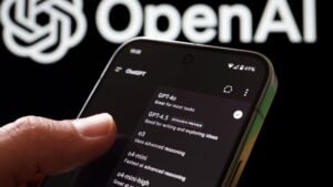 Tres IAs un mes en el bolsillo: el veredicto de Parth Shah sobre Gemini, ChatGPT y Claude en Android