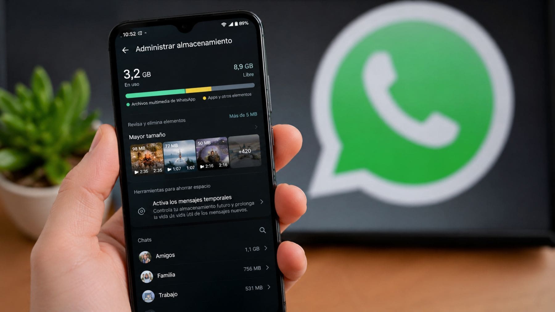 Pantalla de administración de almacenamiento de WhatsApp en un móvil Android.