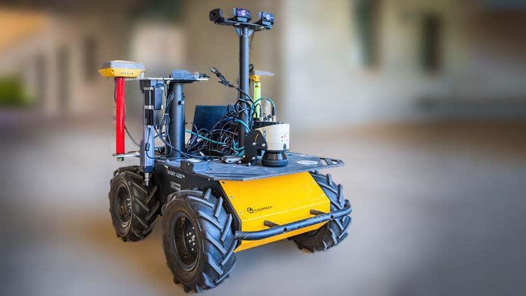 Robot agrícola de UC Riverside diseñado para medir la humedad del suelo y optimizar el riego en cultivos