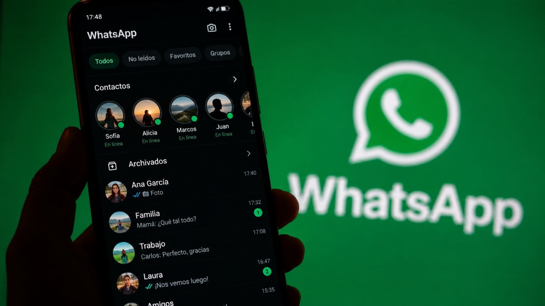 WhatsApp mostrando una nueva pestaña de contactos activos con usuarios en línea en la aplicación para Android.