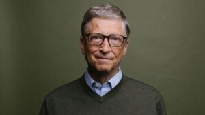 La predicción de Bill Gates sobre la IA: «Podrás jubilarte antes, trabajar semanas laborales más cortas, y eso exigirá casi un replanteamiento filosófico sobre cómo debería emplearse el tiempo»