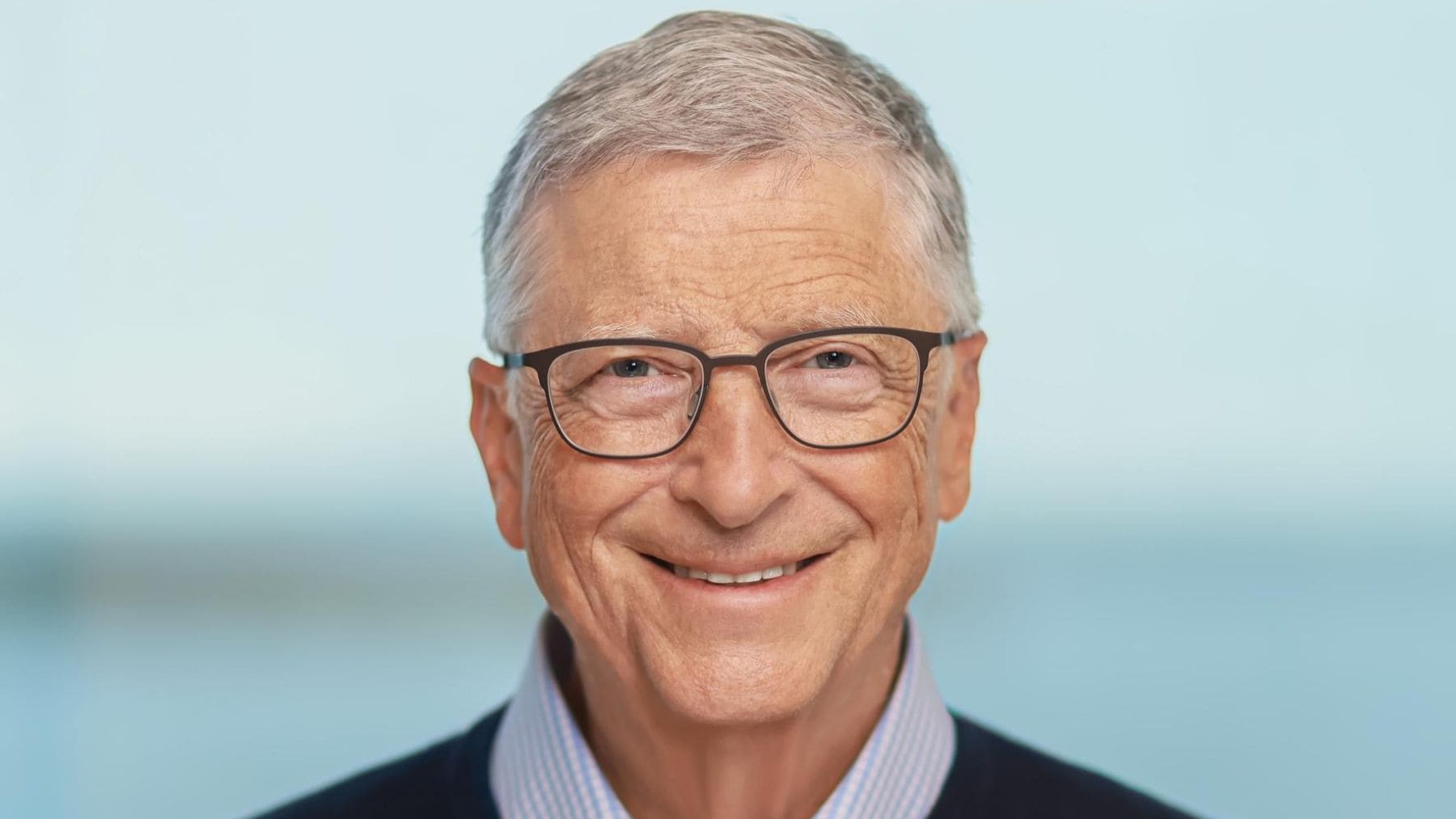 Bill Gates, fundador de Microsoft, en un retrato durante una entrevista sobre liderazgo, éxito y aprendizaje del fracaso.