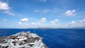 EEUU pensó que alejando sus portaaviones de Asia resolvería el conflicto, pero China ha hecho un movimiento que no estaba en sus planes: ahora tiene un manual para cazar la flota norteamericana a 3.000 km