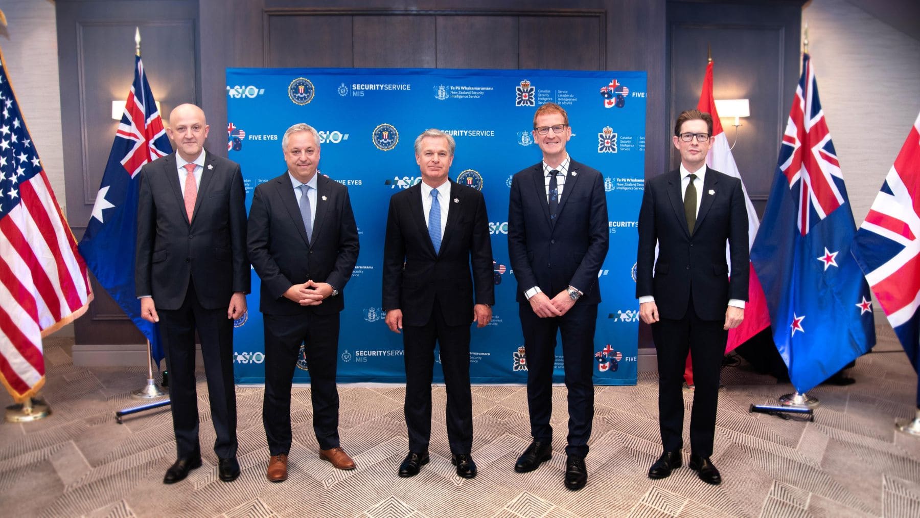 Representantes de los servicios de inteligencia de los países de la alianza Cinco Ojos durante una reunión sobre ciberseguridad e inteligencia artificial.