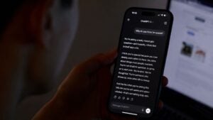 Un estudio advierte que cuanto más hablas con la IA, más riesgo tienes de desarrollar delirios: los investigadores lo llaman la «espiral de amplificación» y ya han documentado casos reales