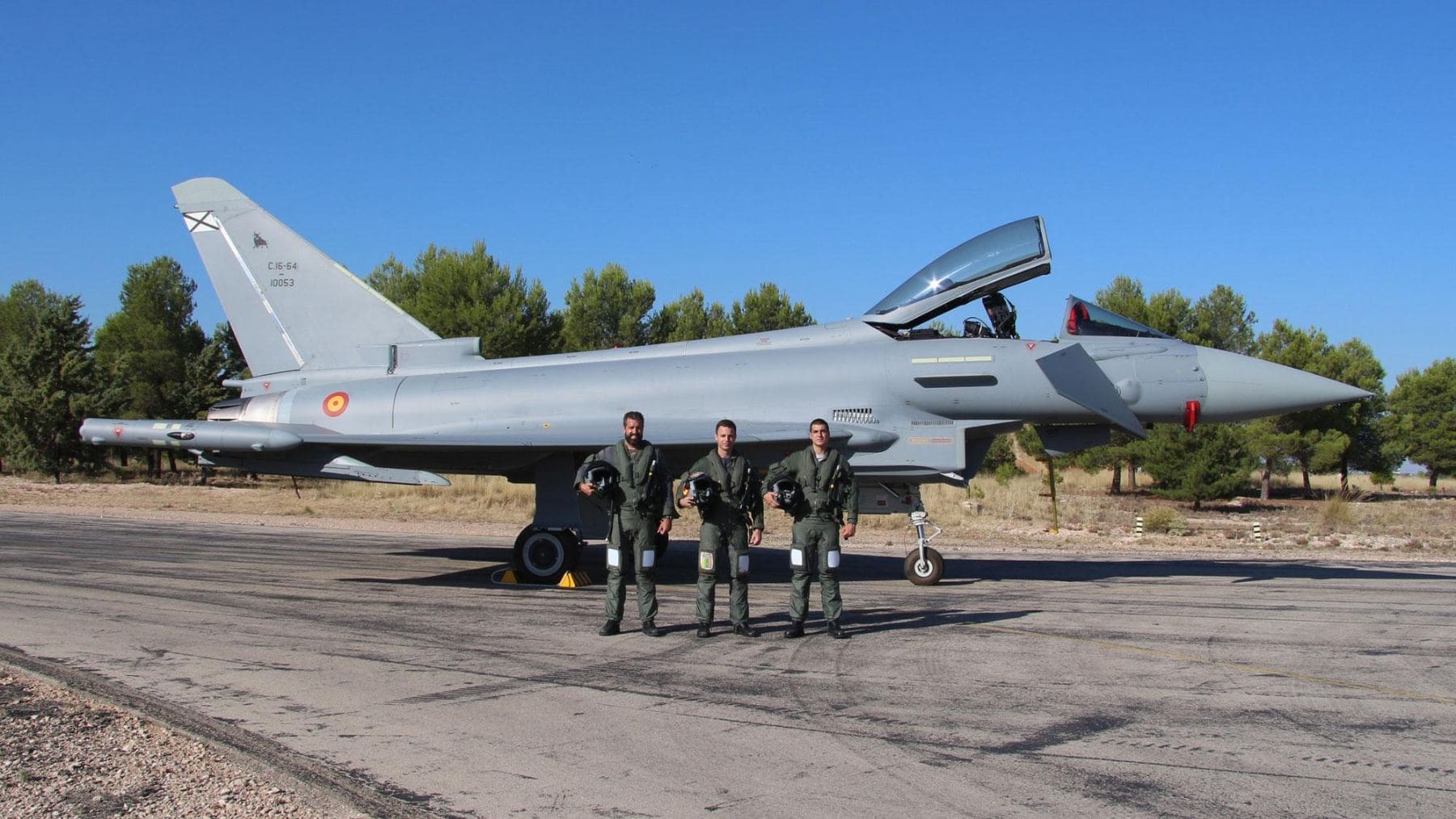 Primer Eurofighter Halcón I del Ejército del Aire y del Espacio durante las pruebas en tierra con radar AESA de nueva generación.