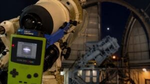 Tenía guardada una vieja Game Boy y decidió utilizarla para hacer una fotografía de Júpiter simulando una lente de 730.000 mm