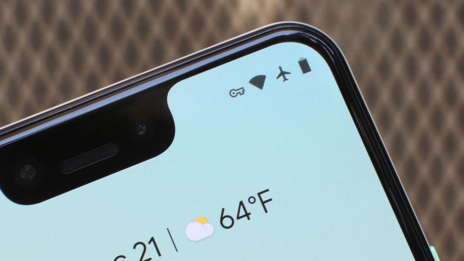 Icono de una llave en la barra superior de un móvil Android que indica que hay una conexión VPN activa.