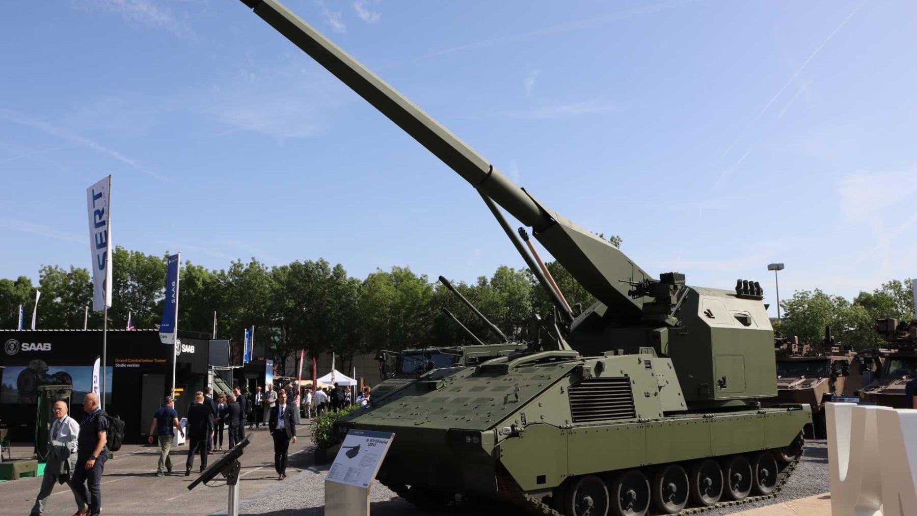 Sistema de artillería LORAS de KNDS presentado en Eurosatory 2026, capaz de alcanzar objetivos a más de 100 kilómetros.