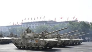 En un movimiento estratégico, China acaba de presentar el Type 100, su tanque de guerra futurista con torreta no tripulada y sistema de radar avanzados que va a cambiar las reglas del juego