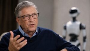 Bill Gates sobre la IA y el empleo: «En 20 años habrá cambiado tanto que el marco actual no servirá»