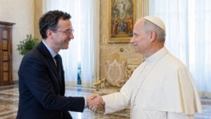 El cofundador de Anthropic y el Papa León XIV coinciden sobre el avance de la inteligencia artificial: «Es aterrador»