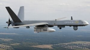 Con un solo misil bajo el ala, el dron ruso Orion ya puede atacar bases y radares a 500 kilómetros sin poner en riesgo a un piloto