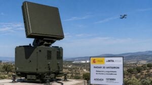 España ya tiene un radar propio capaz de cazar drones invisibles para los sistemas convencionales a más de tres kilómetros de distancia