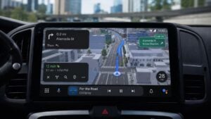 Después de meses de pruebas limitadas Google Maps anuncia un cambio sin precedentes con navegación inmersiva, giros 3D y velocímetro real