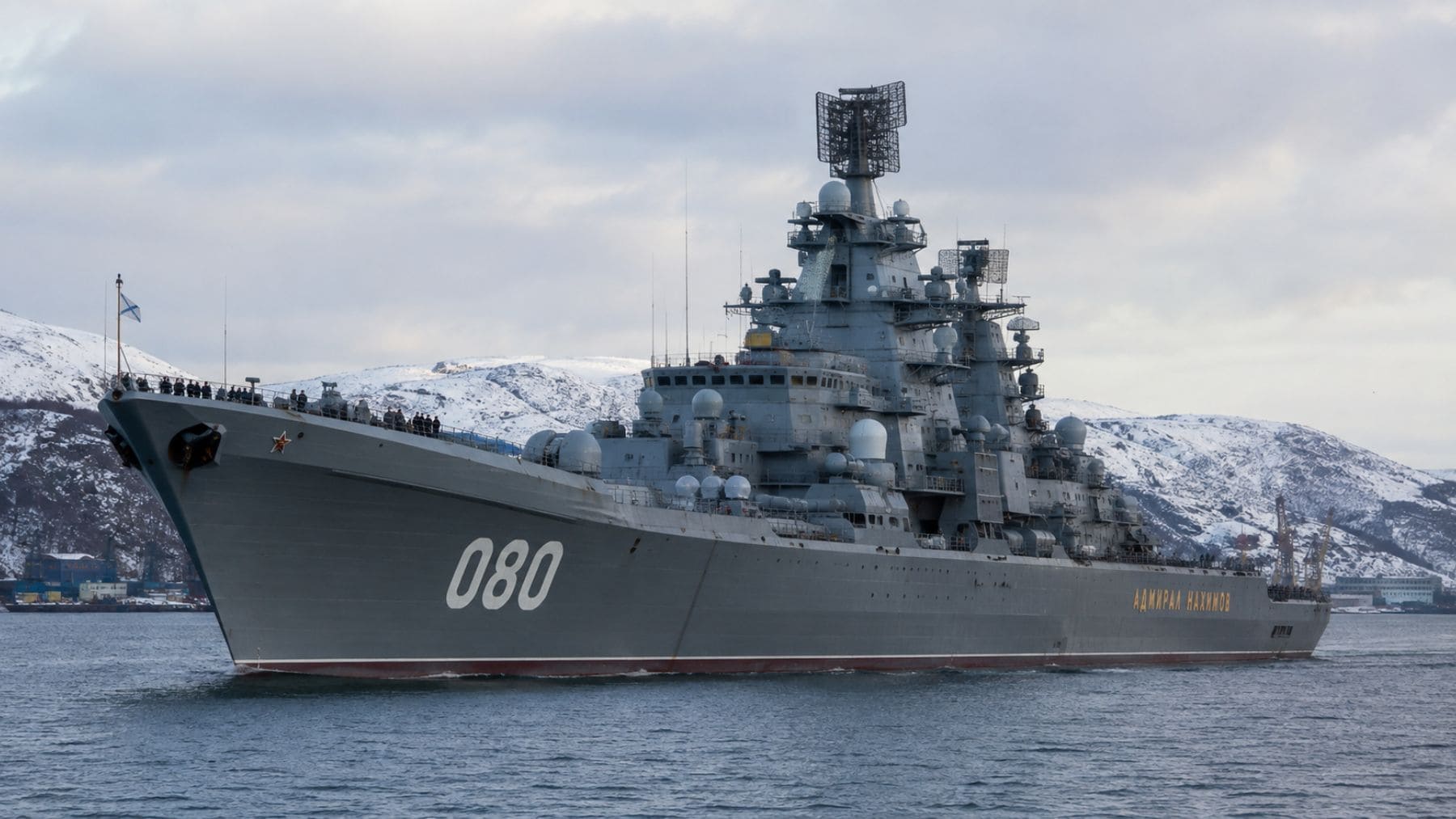 Recreación del crucero nuclear ruso Almirante Najímov navegando tras su extensa modernización