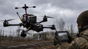 Rusia acaba de cambiar la frecuencia de sus drones Bumerang activando la alarma en Ucrania; emiten en una banda de 6 a 7,2 GHz que la mayoría de detectores portátiles no cubre